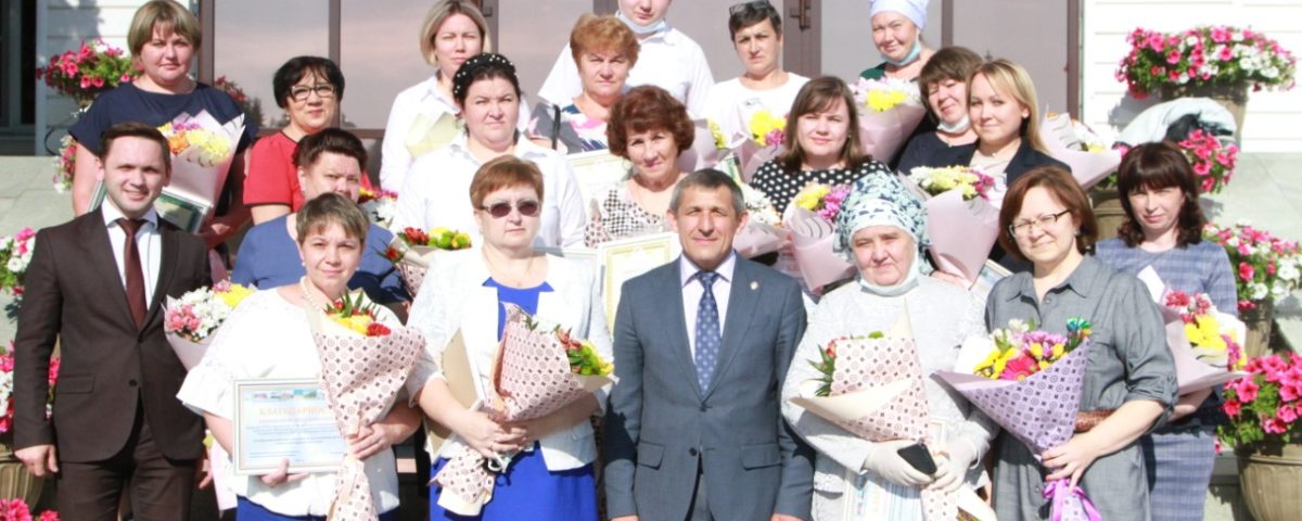 8 июня в России празднуется День социального работника